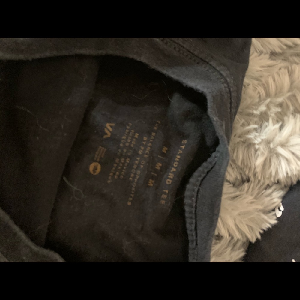 RVCA t shirt - Picture 2 of 2